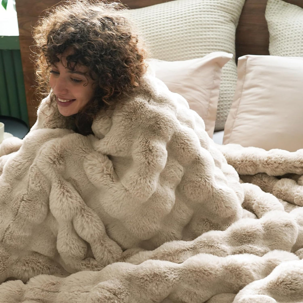 Oak Bubble Reversible Faux Fur Throw Blanket