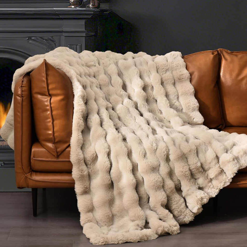 Oak Bubble Reversible Faux Fur Throw Blanket